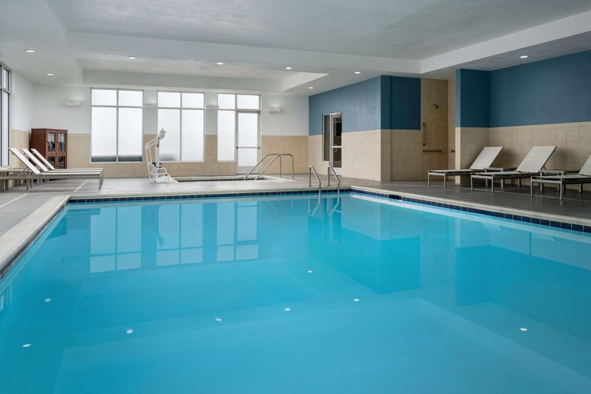Hyatt Place Canton Lake Cable Bagian luar foto